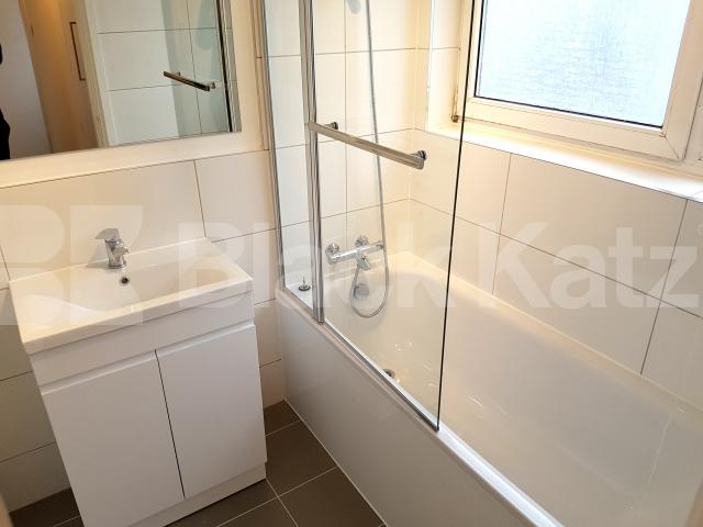 			NEW INSTRUCTION (Includes heating and hot water)., 2 Bedroom, 1 bath, 1 reception Maisonette			 New Kent Road, Elephant and Castle Borough 